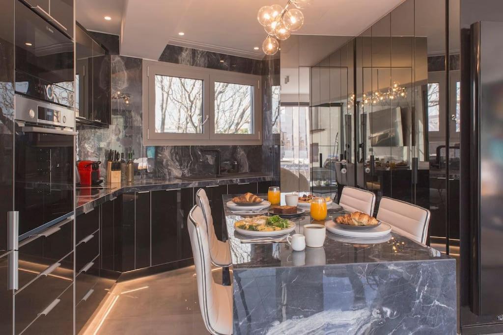 Luxury Acropolis View Apartment-Living Stone Black Pearl Ateny Zewnętrze zdjęcie