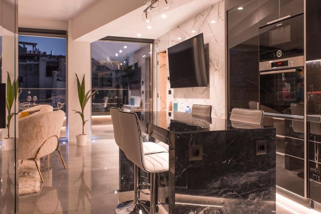 Luxury Acropolis View Apartment-Living Stone Black Pearl Ateny Zewnętrze zdjęcie